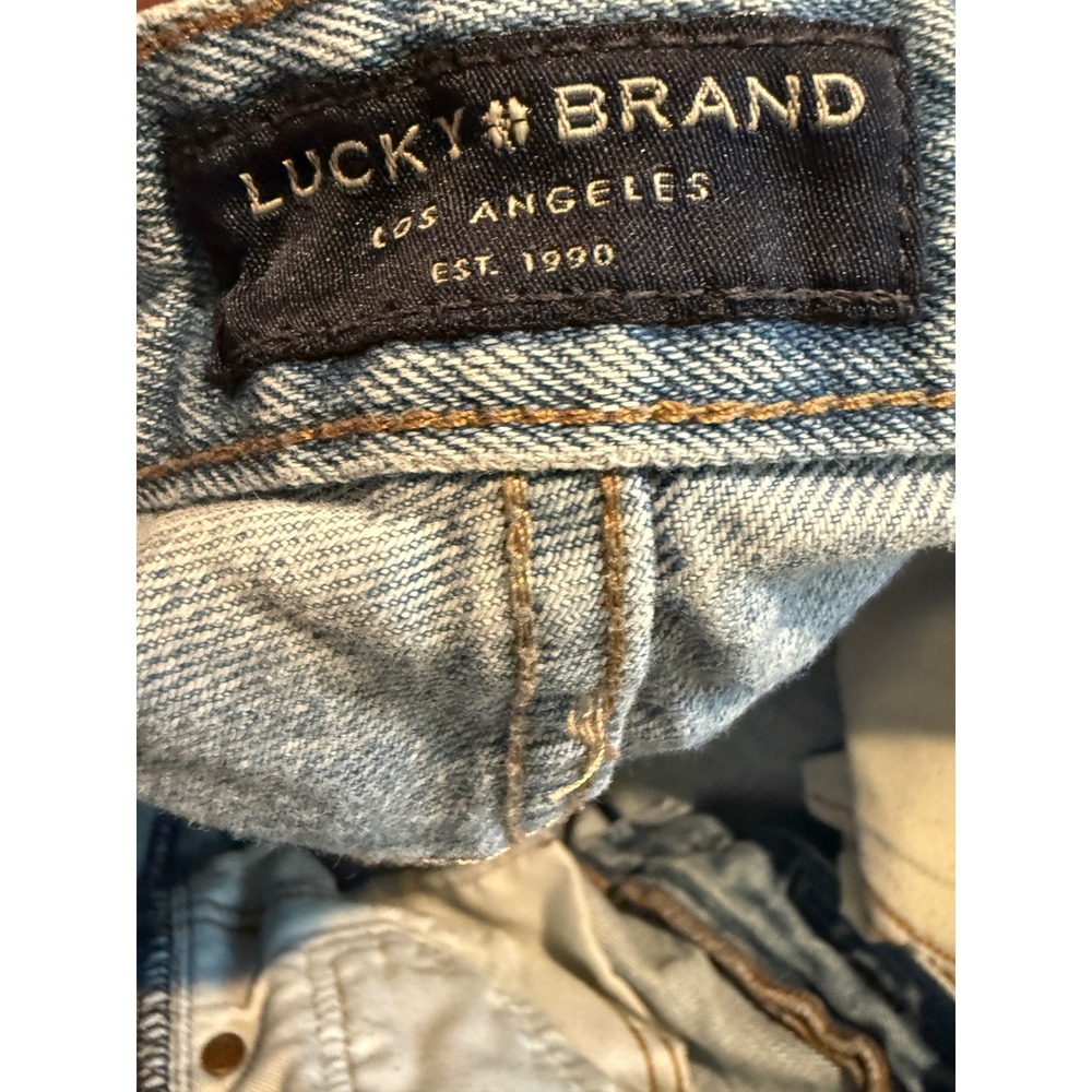 Lucky Brand Womens Distressed Denim Shorts Light Wash Raw Hem Size 6 28 Mid Rise - Picture 8 of 9